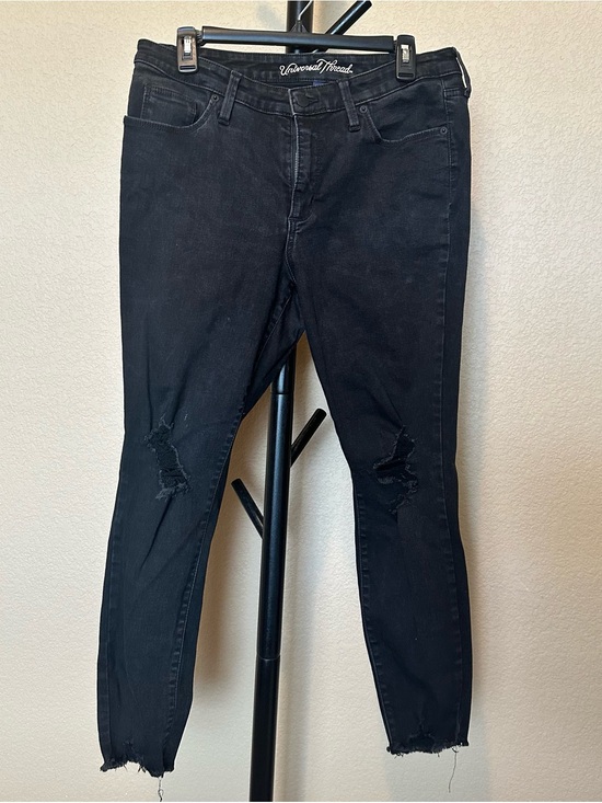 Universal Thread Denim - Universal Thread Black Skinny Jeans with Knee Distressing